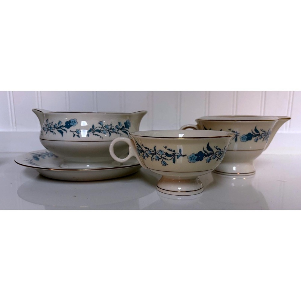 Theodore Haviland Clinton Gravy Boat with Underplate and Lid Blue Floral China